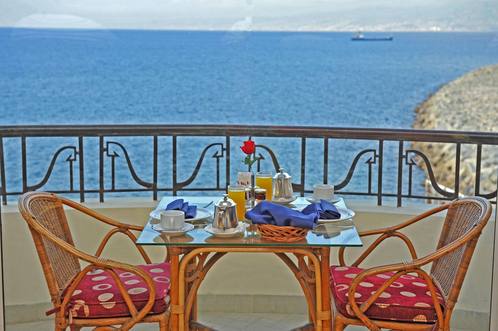 Warwick Palm Beach Hotel Beirut Eksteriør billede