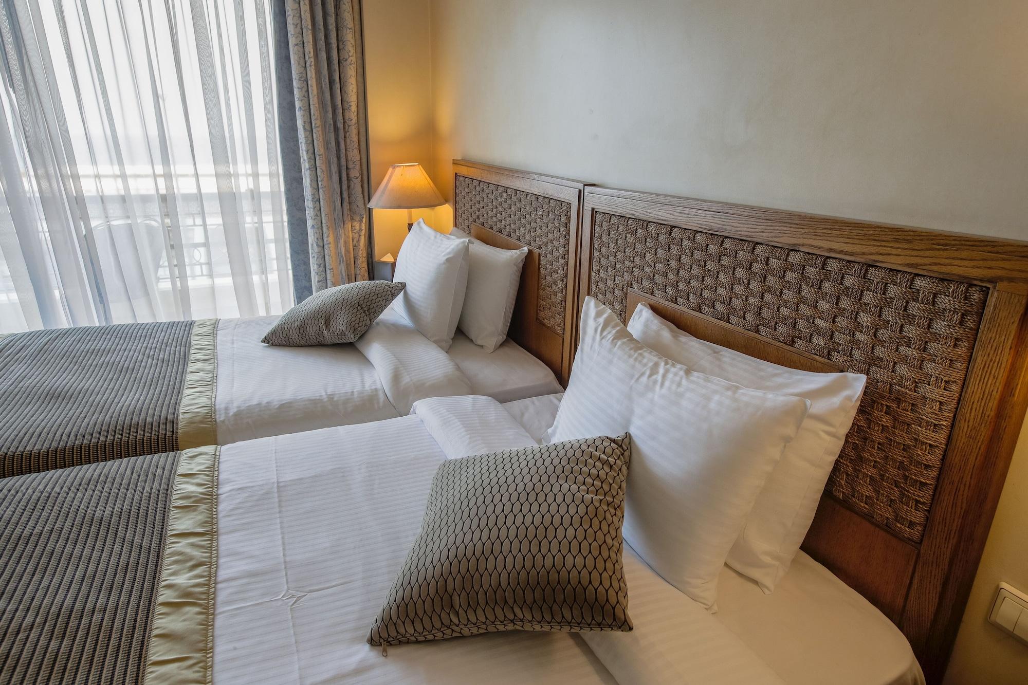 Warwick Palm Beach Hotel Beirut Eksteriør billede