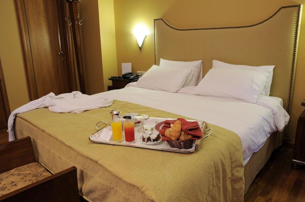 Warwick Palm Beach Hotel Beirut Eksteriør billede