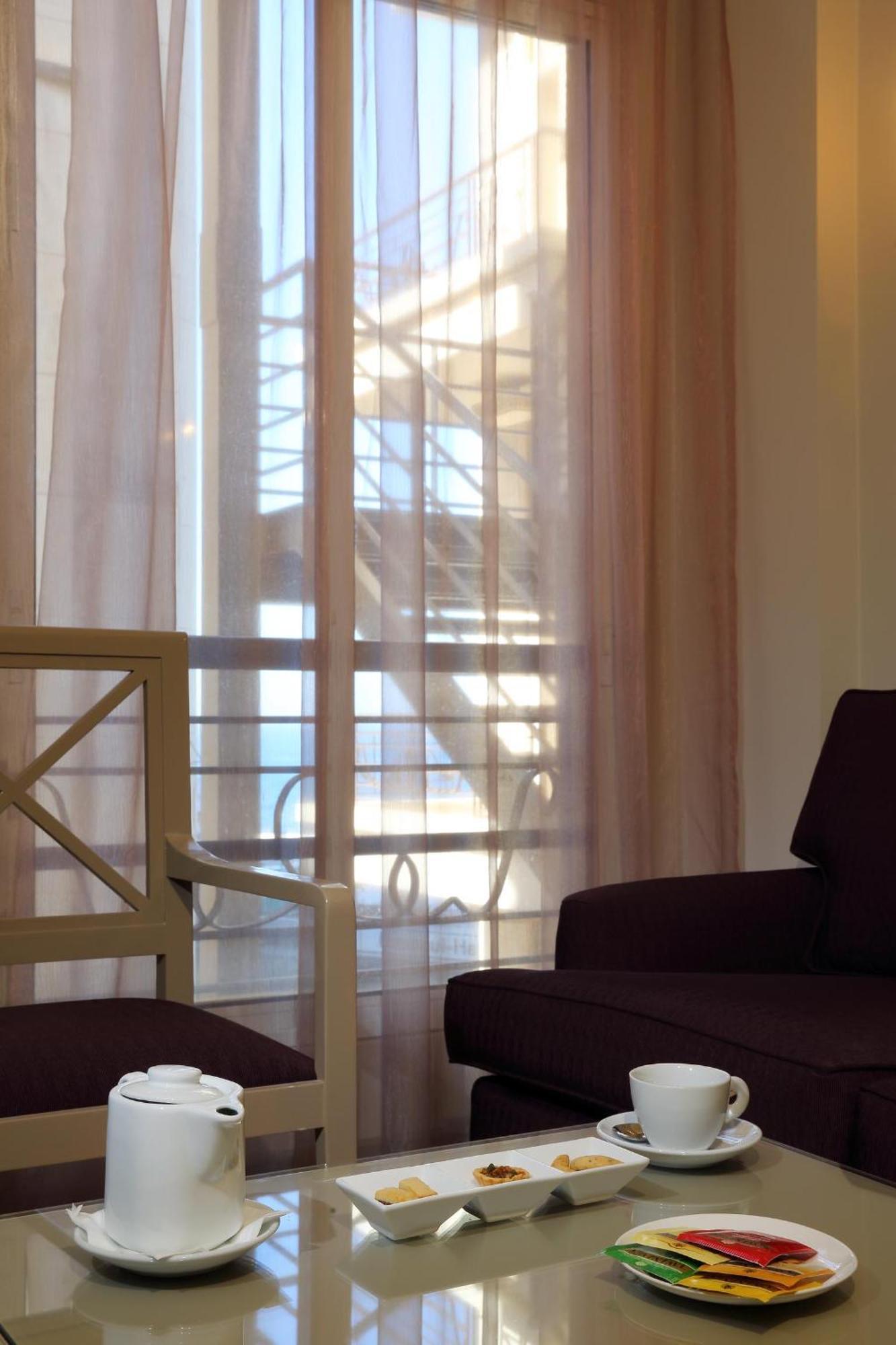 Warwick Palm Beach Hotel Beirut Værelse billede