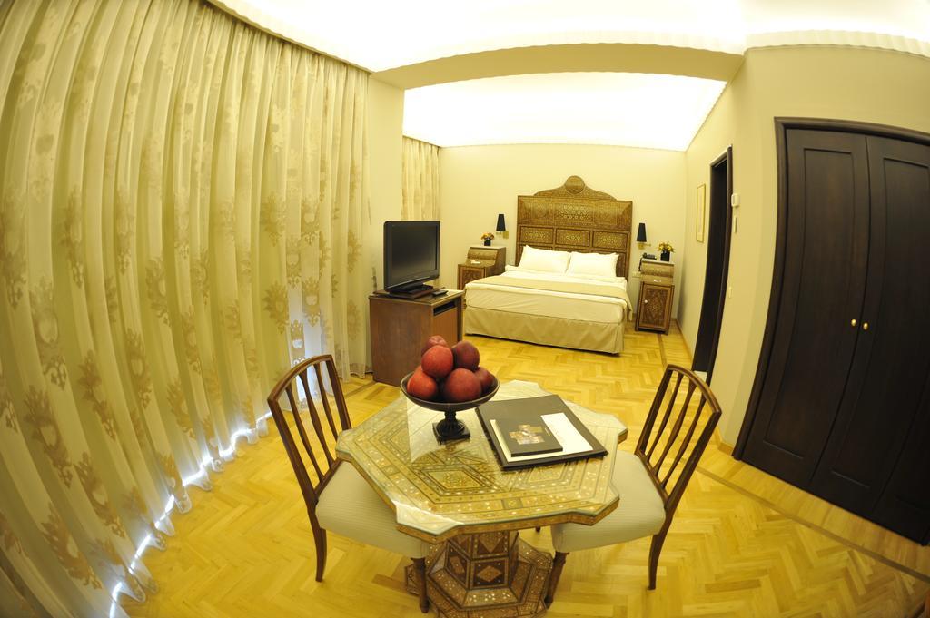 Warwick Palm Beach Hotel Beirut Eksteriør billede