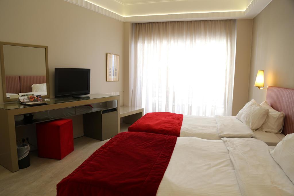 Warwick Palm Beach Hotel Beirut Eksteriør billede